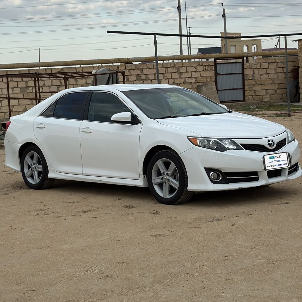 Toyota Camry 50 SE 2013